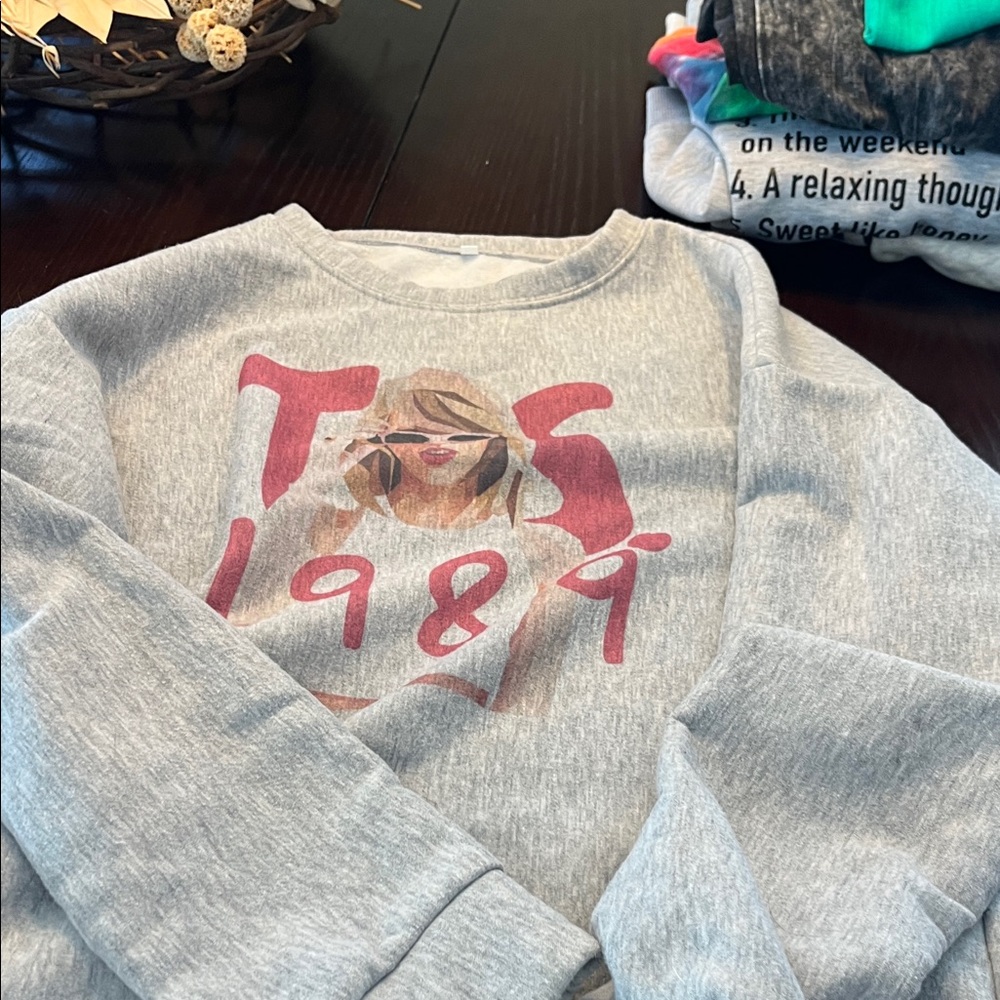 Taylor Swift oversized Gray and Pink Graphic Sweatshirt - Picture 3 of 4